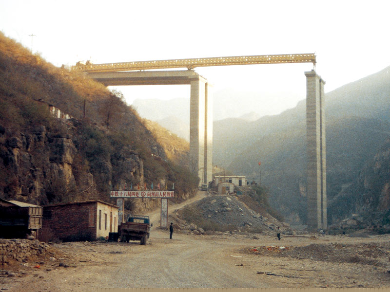 Honeycomb Girder Bridge Construction Machine