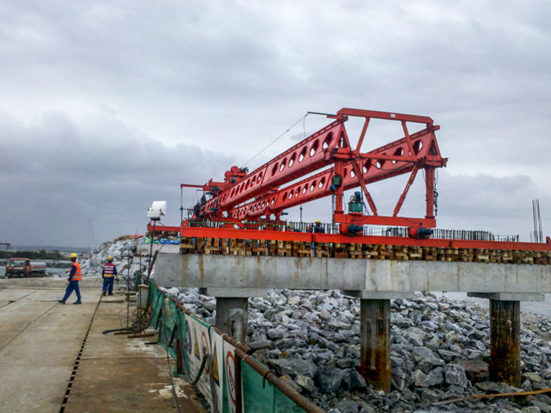 HZQ120t Bridge Building Crane